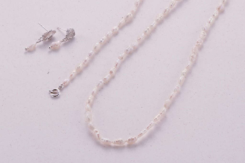 Unica Knotting Pearls 001