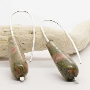 Zilveren oorbellen met unakiet ‘LINEA VITA’