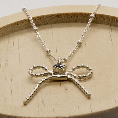 Knot of grace 1 Knot of grace 1